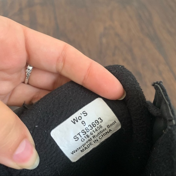 Sperry | Black Quilted Waterproof Duck Boots sz 9 - Picture 4 of 9